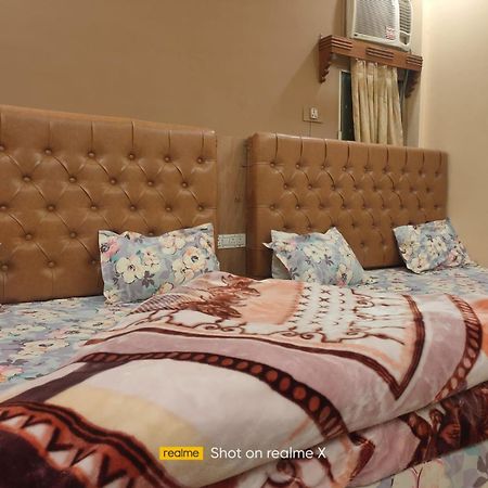 Hotel Pleasure Landmark اوجاين المظهر الخارجي الصورة