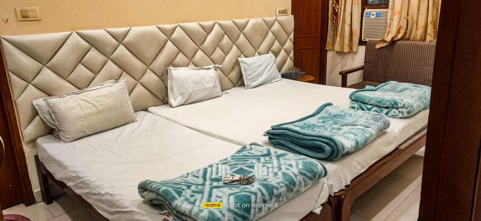 Hotel Pleasure Landmark اوجاين المظهر الخارجي الصورة