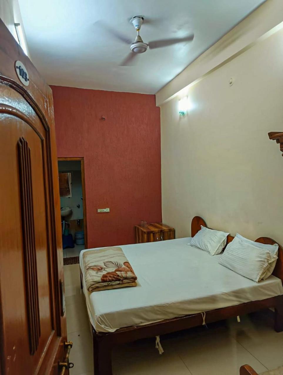 Hotel Pleasure Landmark اوجاين المظهر الخارجي الصورة