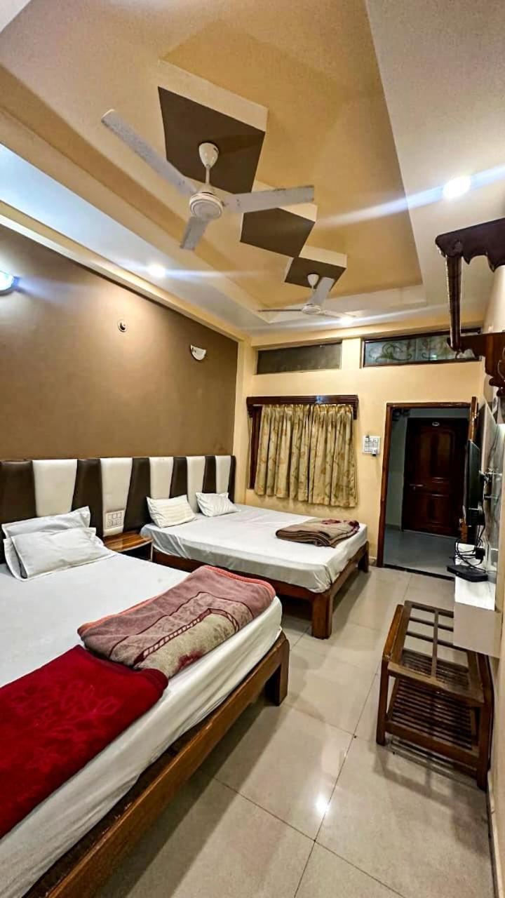 Hotel Pleasure Landmark اوجاين المظهر الخارجي الصورة